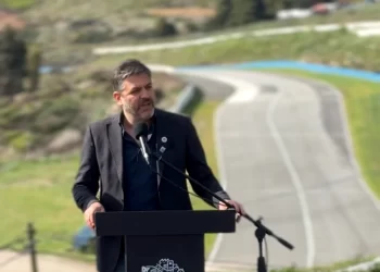 Reacción del ministro Bianco por pregunta a Kicillof en el autódromo de Balcarce