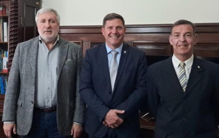 Bouvier se reunió con el procurador Conte-Grand