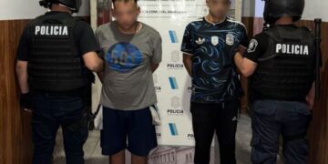 Detienen a dos hombres tras intentar escapar de un control policial