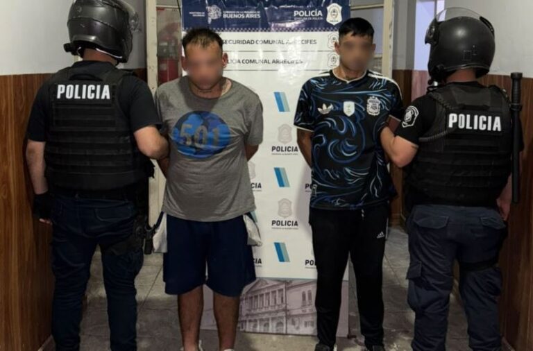 Detienen a dos hombres tras intentar escapar de un control policial