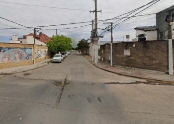 Choque en Irlanda y Urquiza: un joven motociclista en grave estado