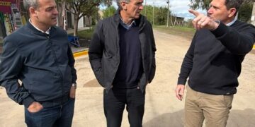 Bouvier recibió a Katopodis y Gabilondo en la obra de reasfaltado de Fonavi