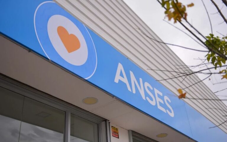 ANSES confirma el aumento para noviembre: AUH, SUAF y jubilaciones con bono