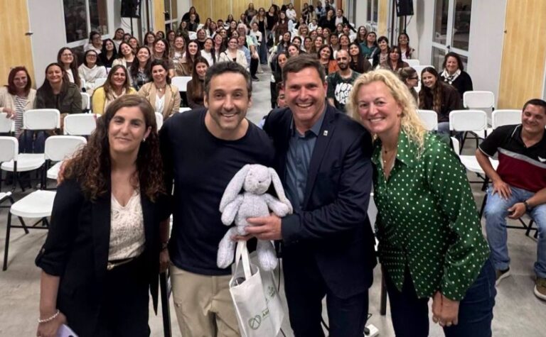 Elogios públicos de la secretaria de Gobierno de Arrecifes a parte de su equipo