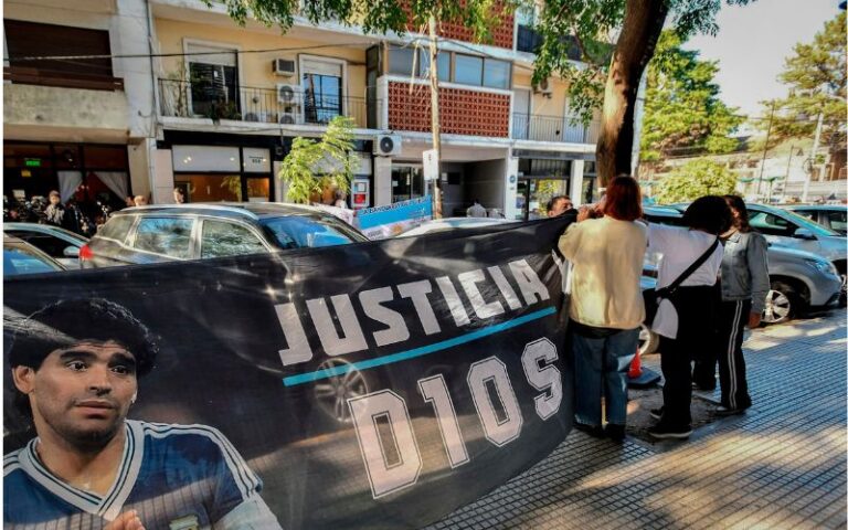 Caso Maradona: cuántos años de prisión pidieron para los acusados del homicidio