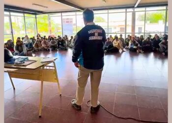 La campaña de Concientización Vial y Uso del Casco llegó a las escuelas secundarias