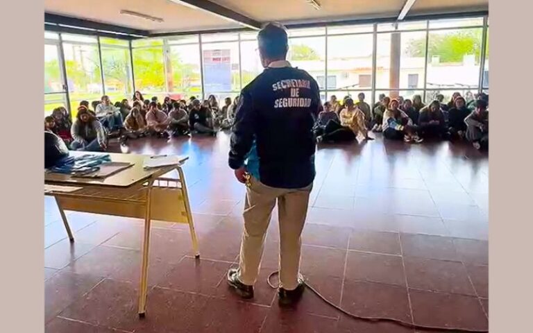 Las campañas de Concientización Vial y Uso del Casco llegaron a las escuelas secundarias