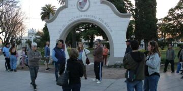 “Ladrona y vendepatria”: manifestación en Arrecifes contra la Corte Suprema