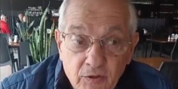 La UCR le entregó un reconocimiento al exintendente Angelini
