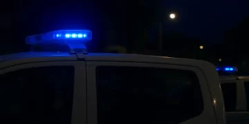 Jóvenes baleados en persecución policial tras escapar de un control de tránsito