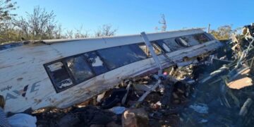 Tragedia en España: chocan trenes de alta velocidad y hay más de 50 muertos